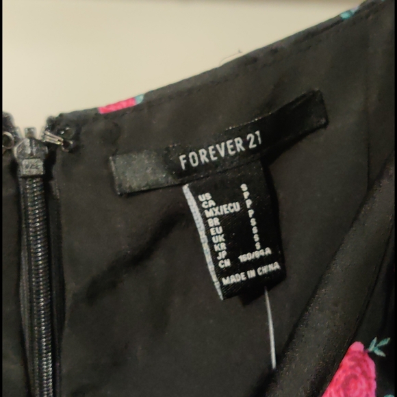 LAST CHANCE Brand New F21 Floral Ruched Bodycon Dress - Picture 2 of 4